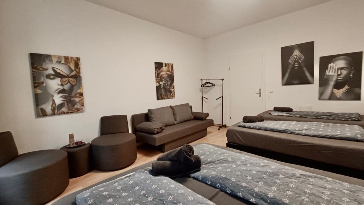 Family Gazde/Camere de închiriat Viena