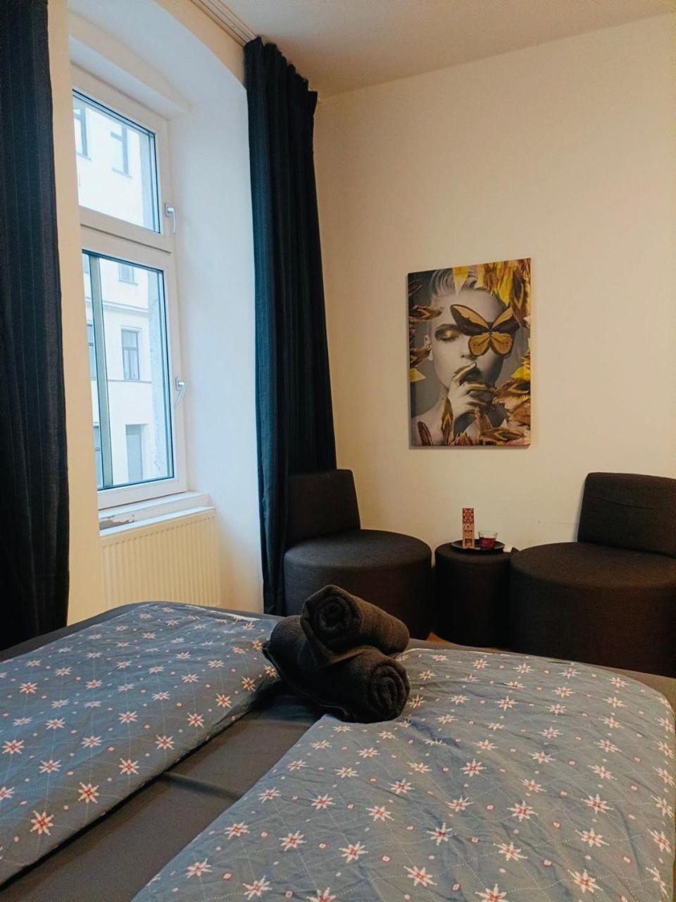 Family Gazde/Camere de închiriat *